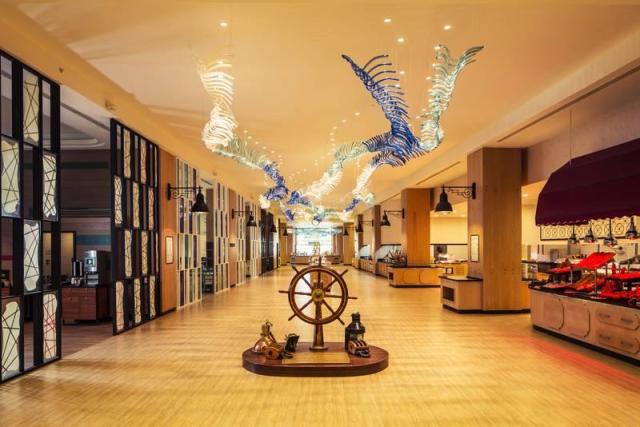 Titanic-resort-beach-restaurant-1540