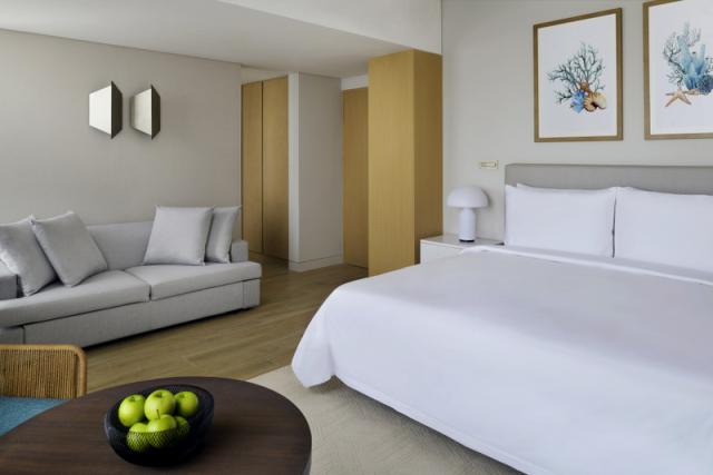 BEACHFRONT JUNIOR SUITE WITH PRIVATE TERRACE 3