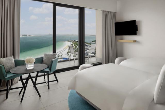 DELUXE BEACH AND POOL TWIN ROOM 2