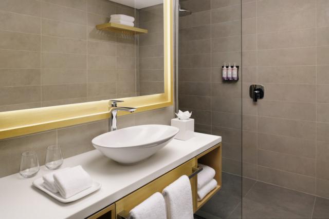 DELUXE ISLAND SEA VIEW KING ROOM 3