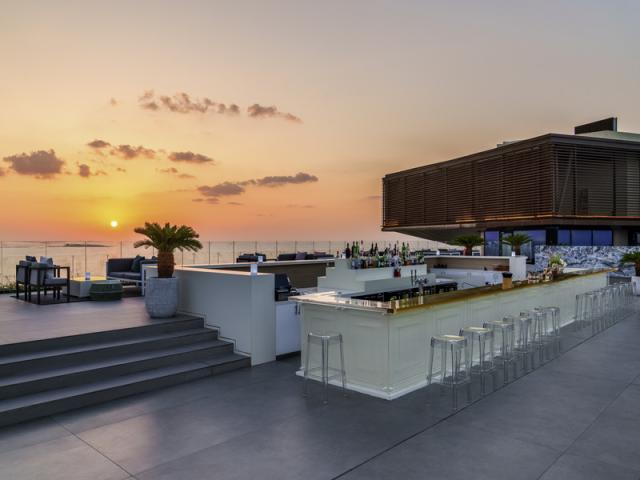 Neo Sky Bar 4