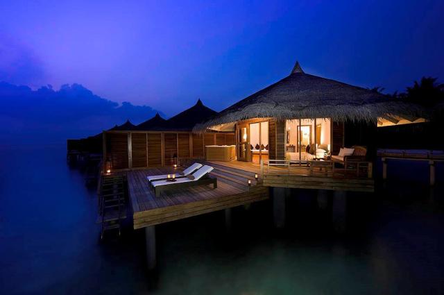 Kuramathi Island r2-water vilas (2)
