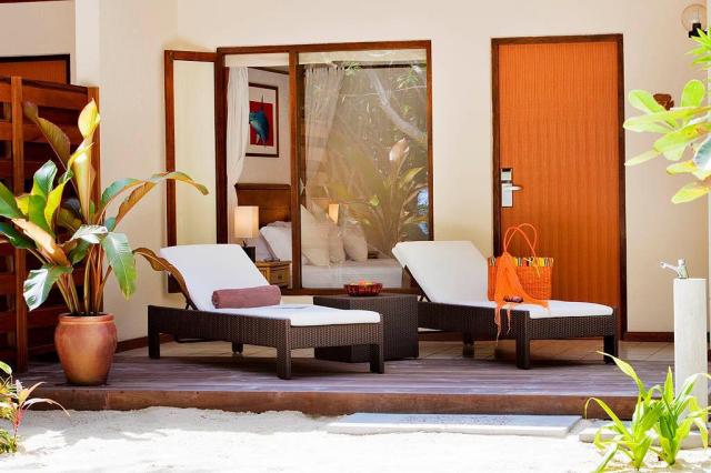 Kuramathi Island r3-beach bungalov (1)