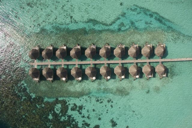 Angaga Island Resort 2 (3)