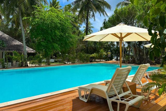 Angaga Island Resort 4 (1)