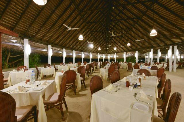 Angaga Island Resort 7 (5)