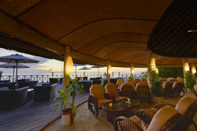 Angaga Island Resort 7 (7)