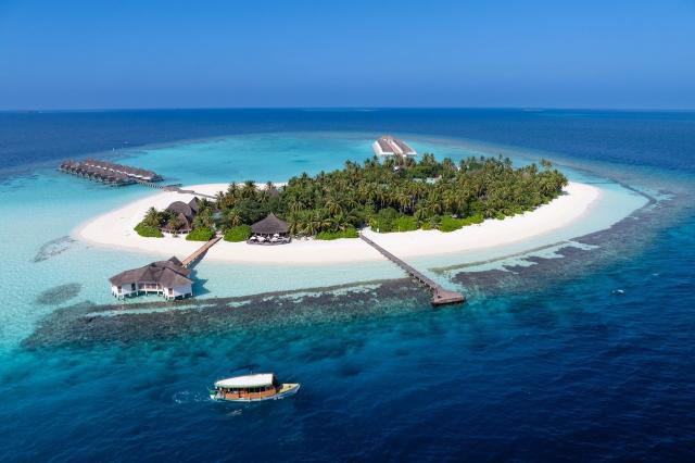 Angaga Island Resort 1 (2).JPG