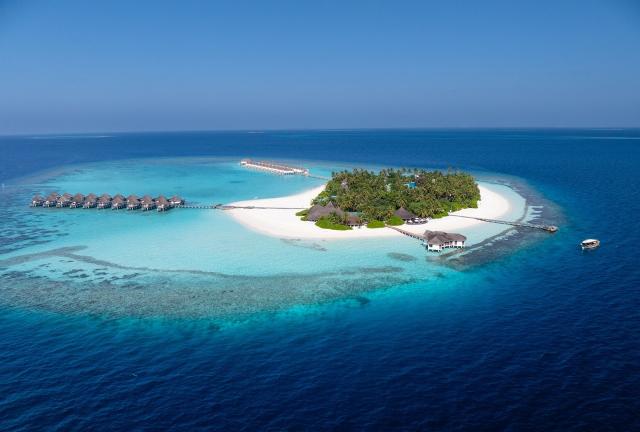 Angaga Island Resort 1 (3).JPG