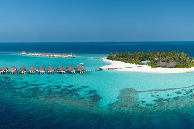 Angaga Island Resort 1 (4).JPG