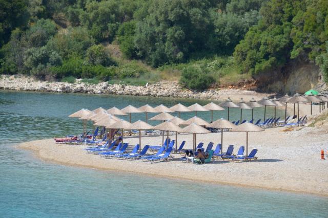 Sivota_plaz_Ag_Paraskevi04.JPG