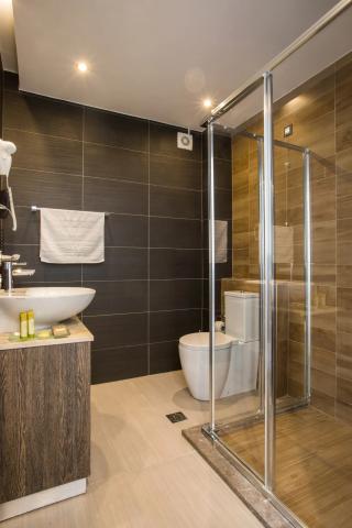 Aqua_Oliva_junior_suite_prislusenstvi