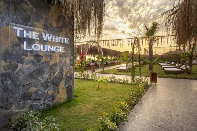 The White Lounge-5