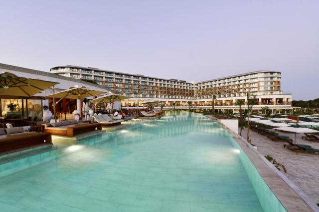 Santorini Adult Pool (7)