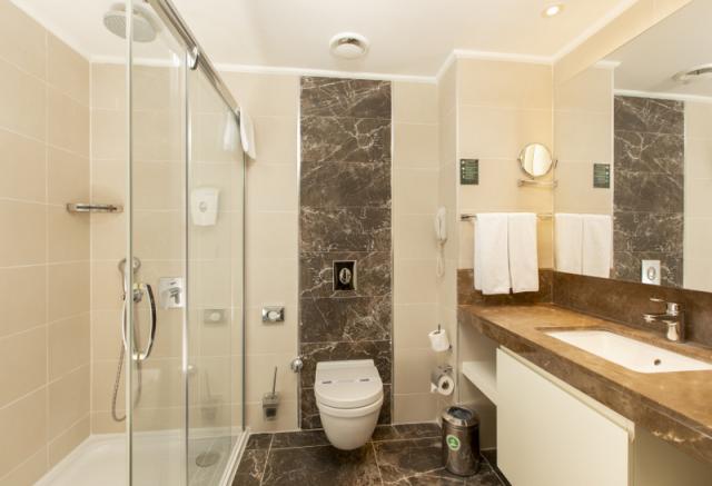 ROOM BATHROOM