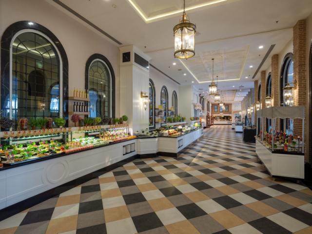 Platinum Main Restaurant 8