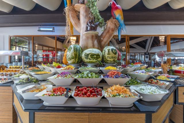 MAIN REST.BUFFET 2.JPG