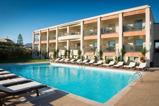 Bella_Beach_South_Pool