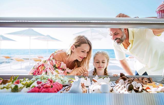Grecotel_luxMe_white_palace13
