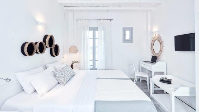 Mr_Mrs_White_Paros10