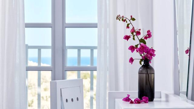Mr_Mrs_White_Paros06