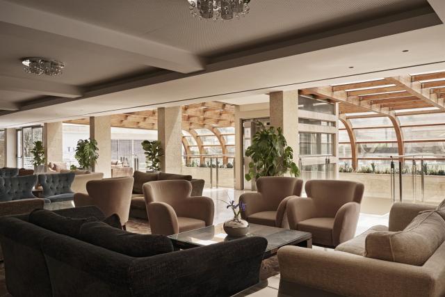 cyprus-oasis-hotel-lobby
