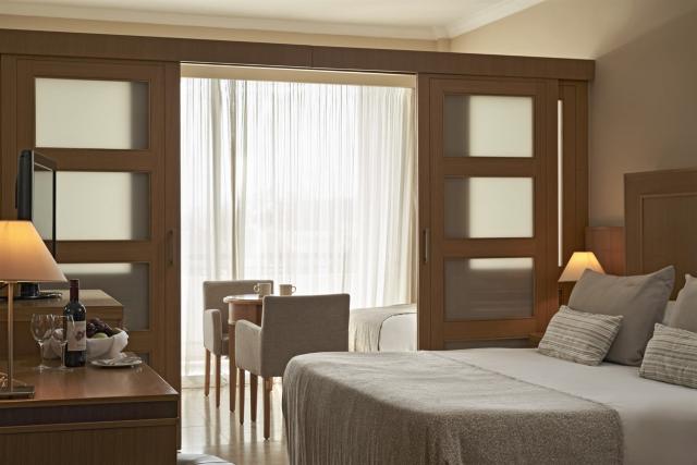 cyprus-oasis-hotel-rooms-1