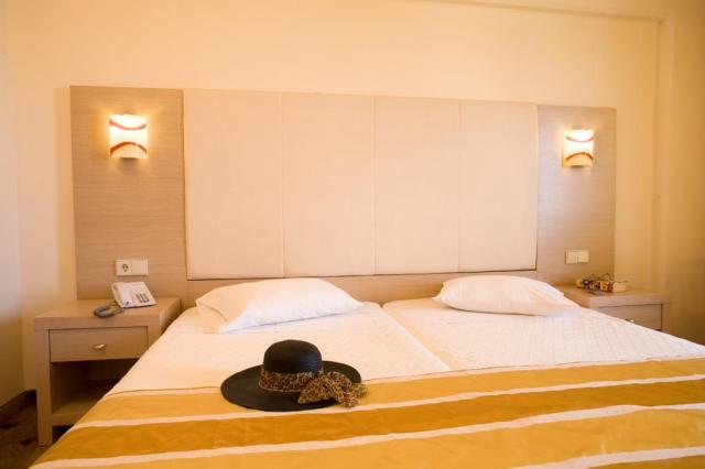 Kresten-Palace-room-2
