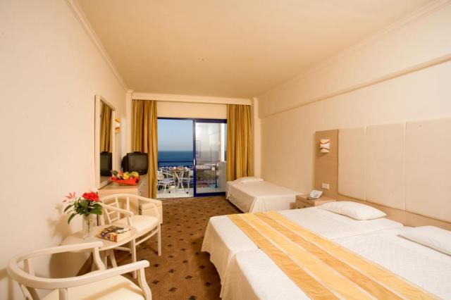 Kresten-Palace-room-3