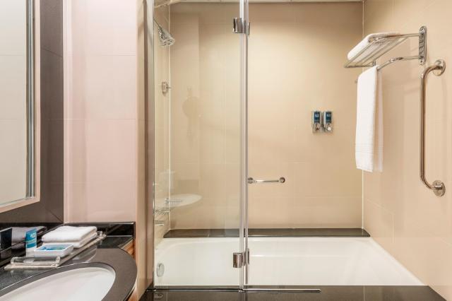 Four Points by Sheraton Bur Dubai 6 rooms (7)