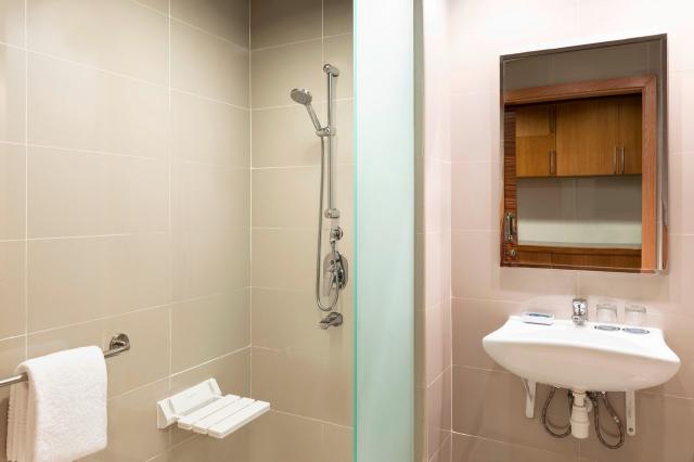 Four Points by Sheraton Bur Dubai 6 rooms (8)