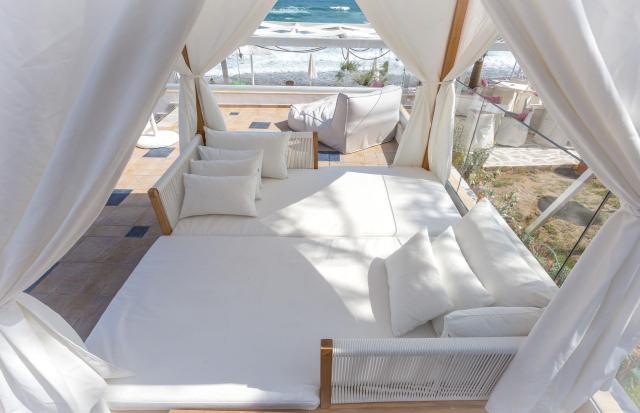 petradi_beach_gazeba