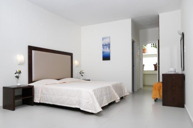 Troulis Apartments25