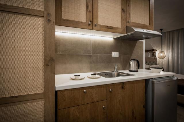 Troulis Apartments28