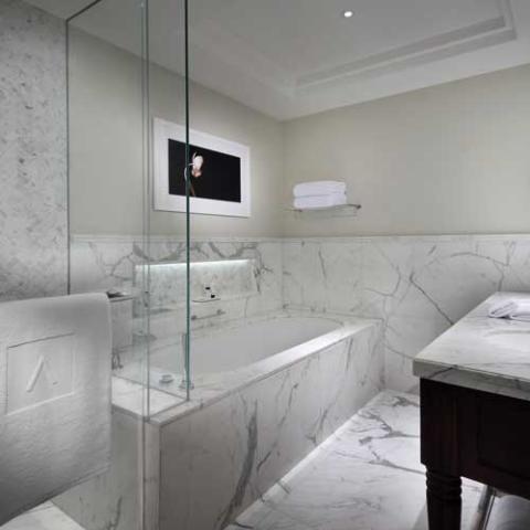 Address Boulevard r2-dlx room 2 (2)