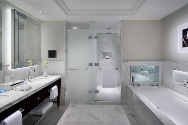 Address Boulevard r4-city suite 2