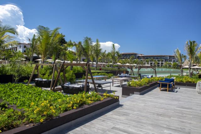 GOLDFISH BEACH CLUB (2)