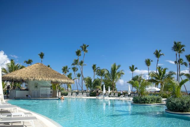 pool bar 2 area