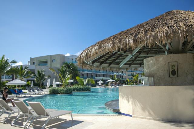 pool bar area
