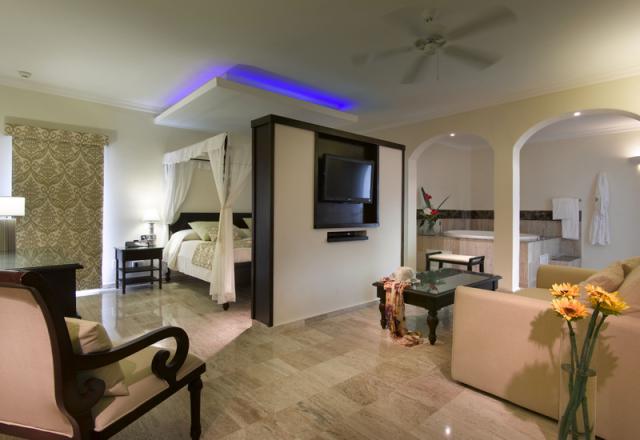 Acc_DeLuxe Suite_1