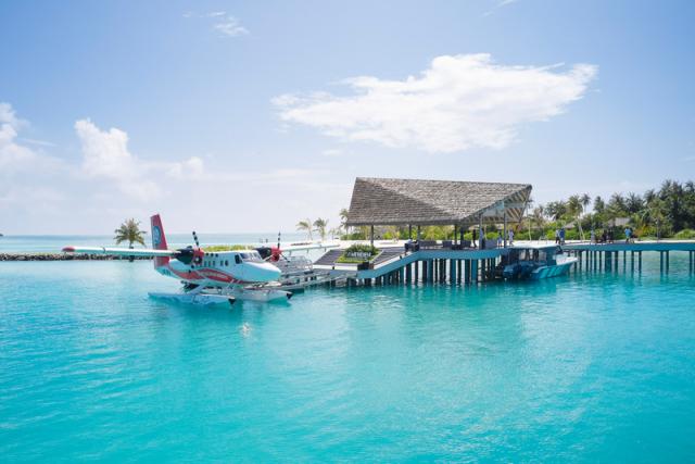Seaplane Arrival