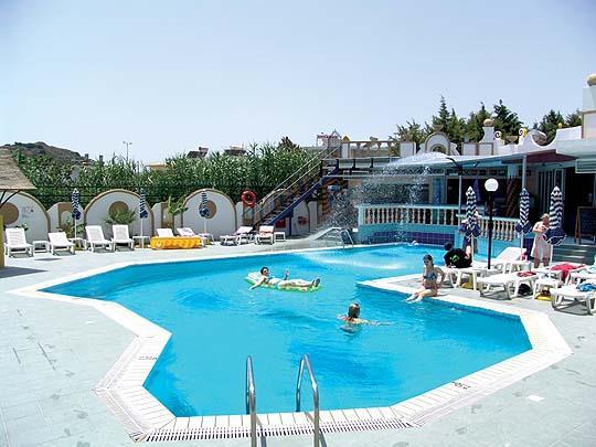 Rhodos-Faliraki-Fantasia-bazen-640