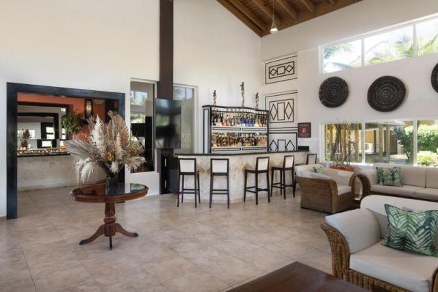 Jewel-Punta-Cana-Jewel-Club-Lounge-01