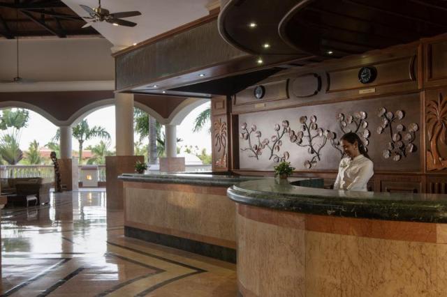Jewel-Punta-Cana-Lobby-01