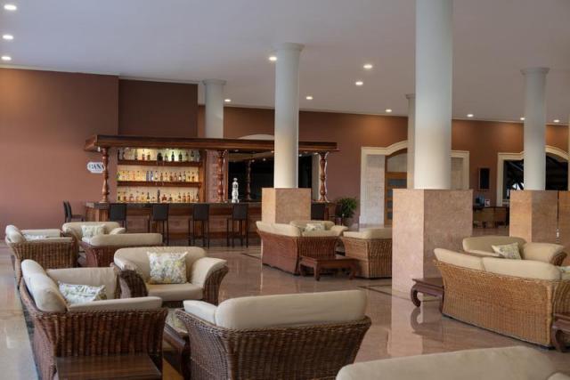 Jewel-Punta-Cana-Lobby-Sunset-Bar-01