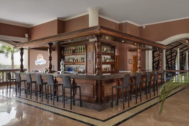 Jewel-Punta-Cana-Sunset-Lobby-Bar-01