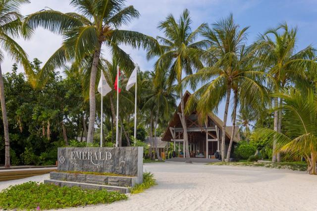 Emerald Faarufushi Resort 4 (2)
