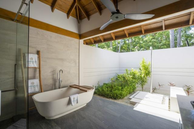 Emerald Faarufushi Resort 9 BV (5)