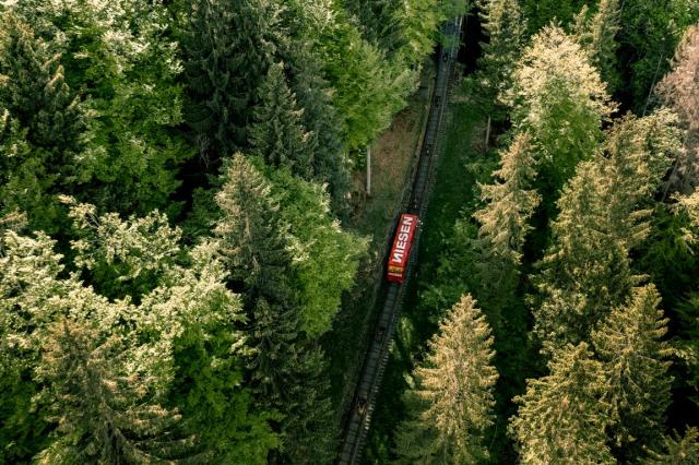 Niesen - Die historische Niesenbahn von 1910.JPG