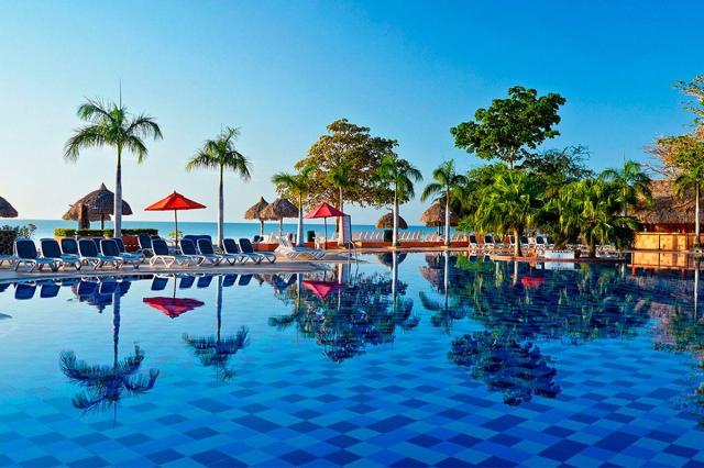 royal-panama-pool6